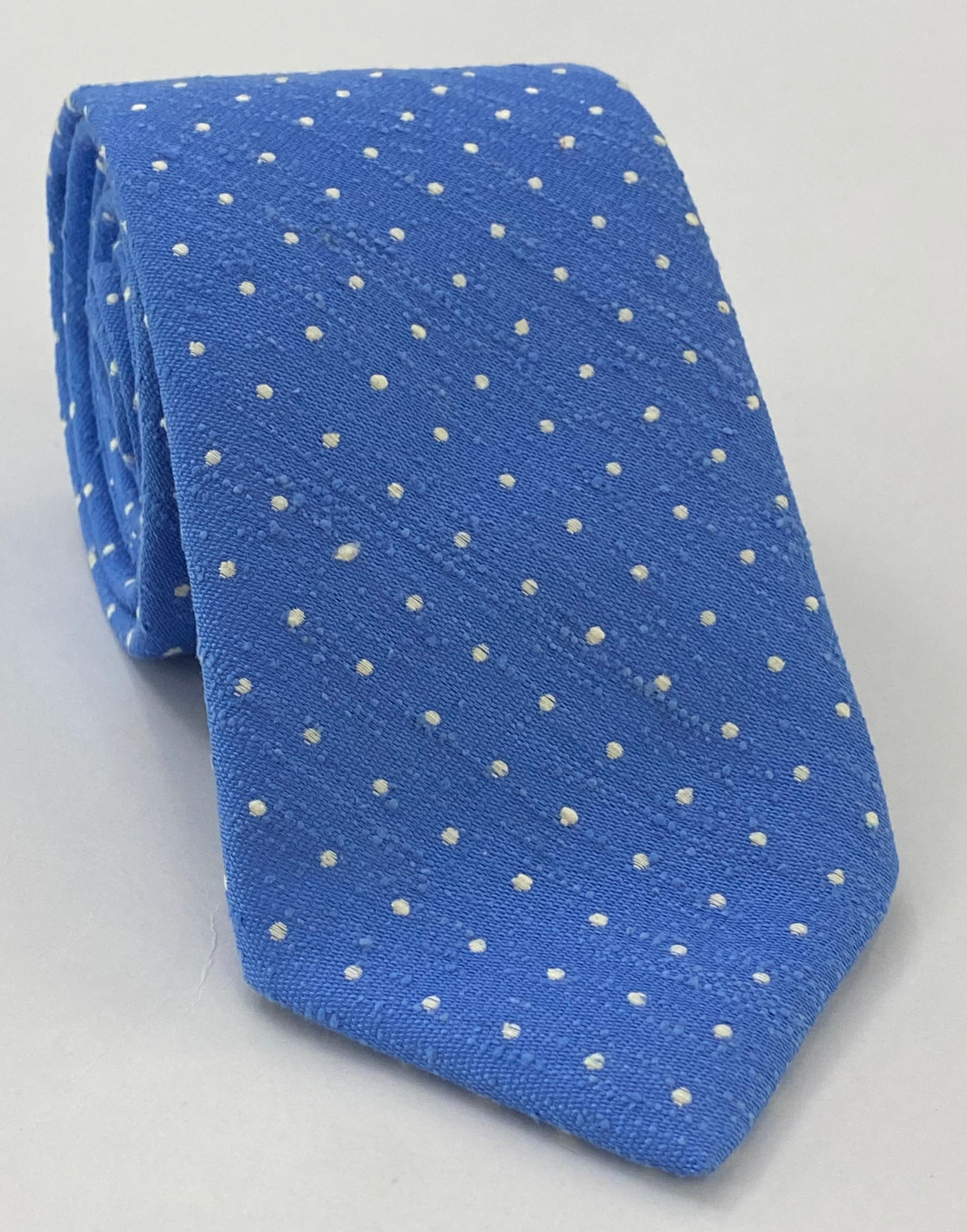 スカイブルー地にホワイトのシャンタンピンドットシルクネクタイ SHPDT-4
