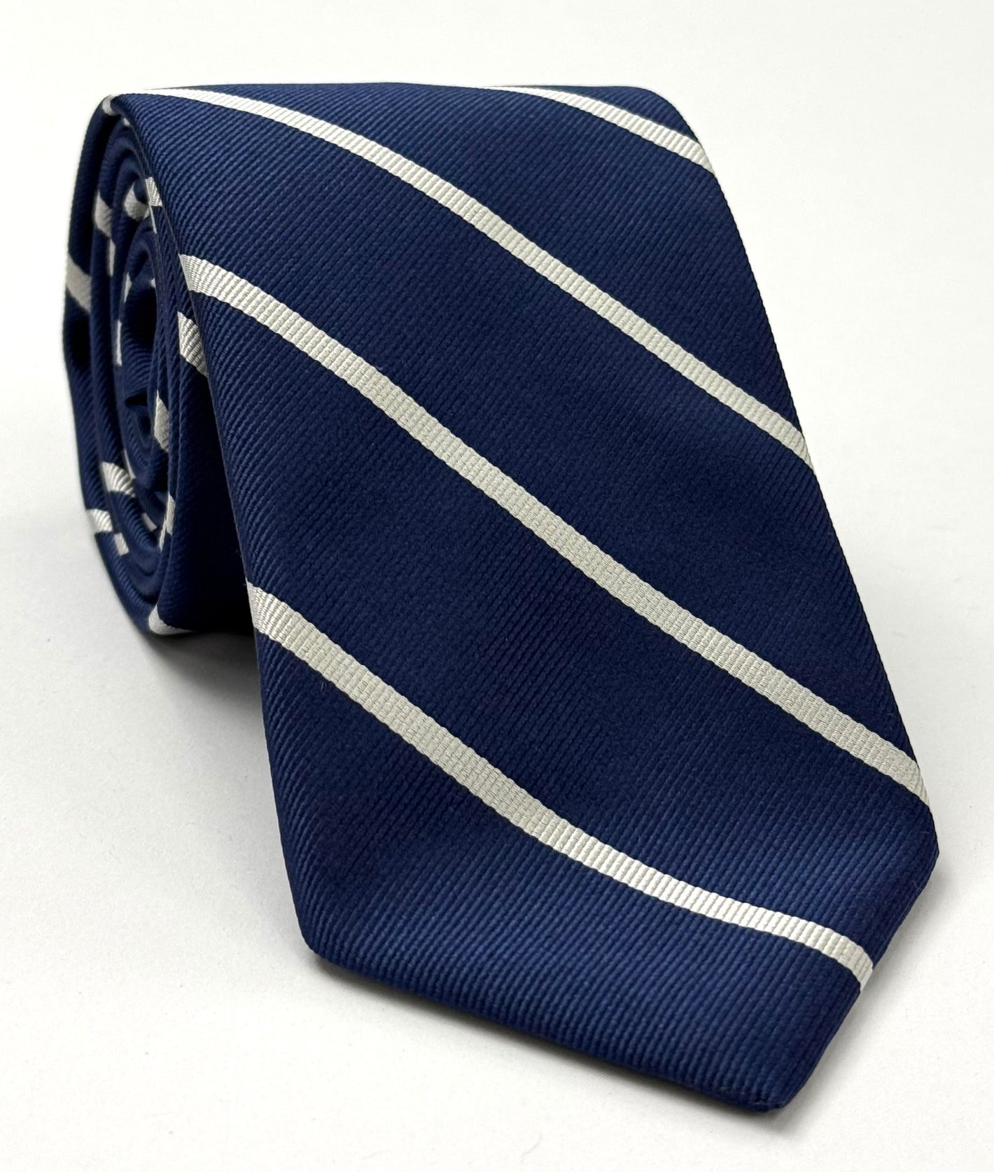 트리니티 칼리지, 옥스포드 스트라이프 실크 타이 UKU-13 네이비 블루 바탕 화이트