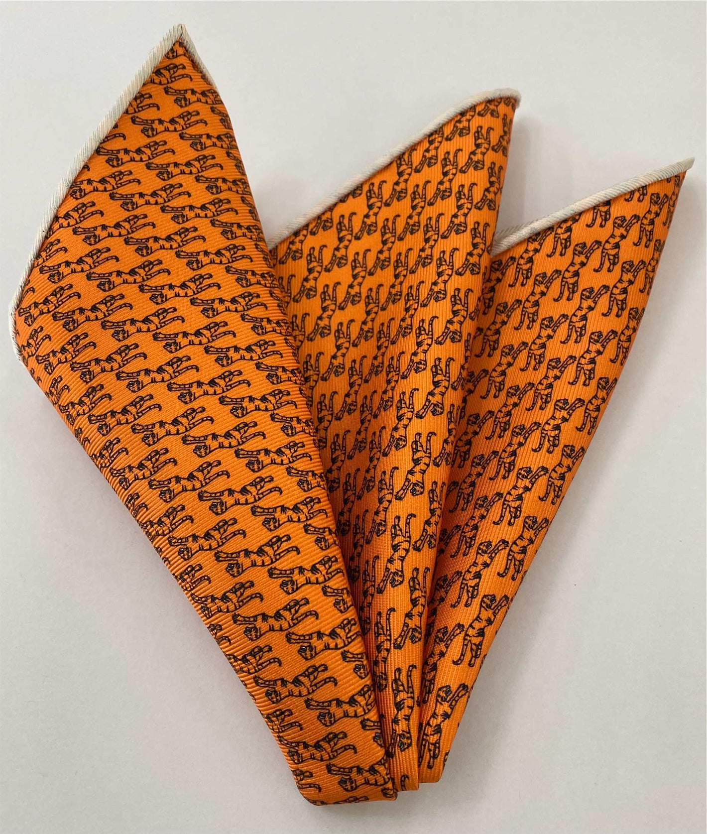 マクルズフィールド プリントシルク ポケットスクエア MCP-758