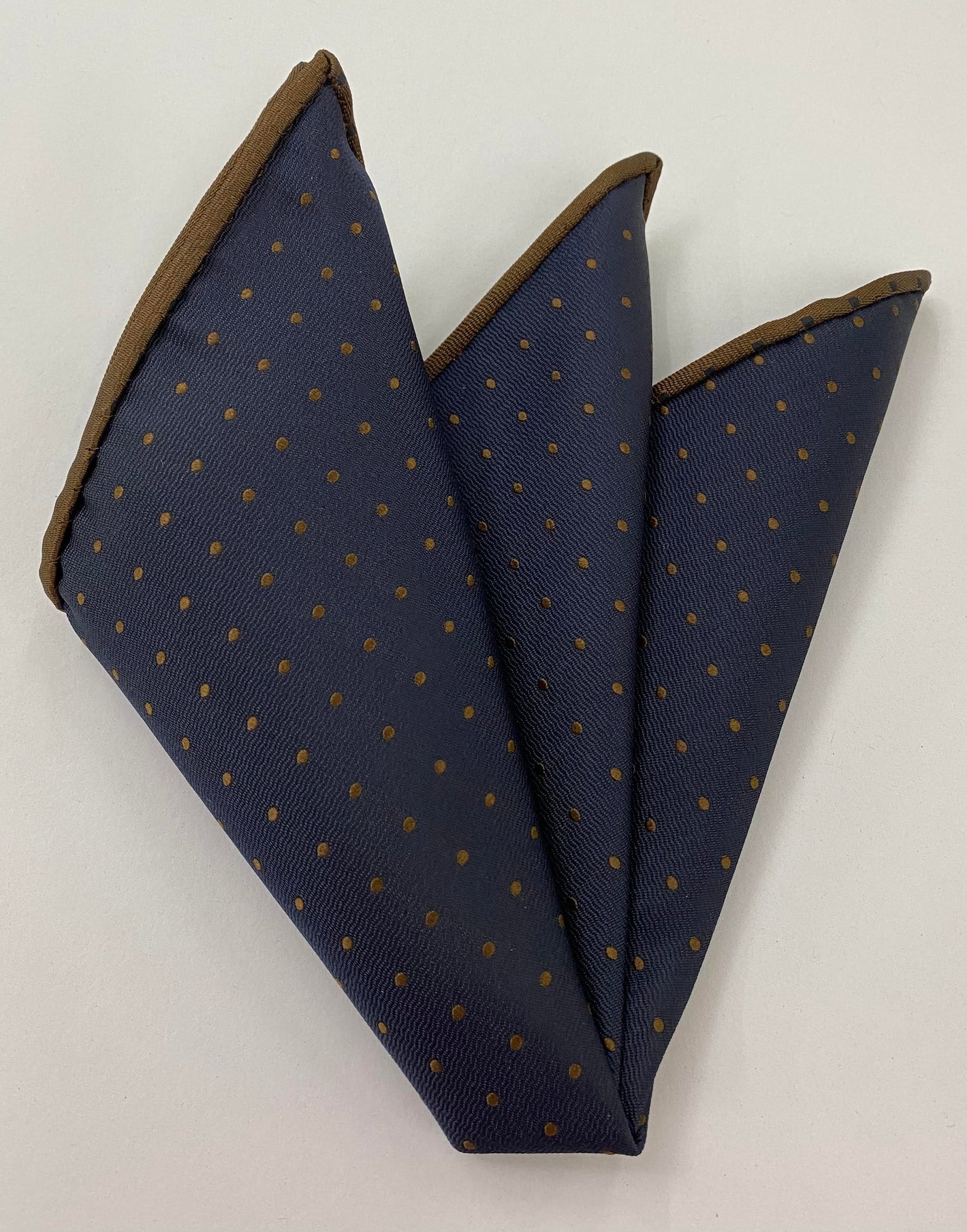 ダークネイビーのピンドット柄シルクポケットチーフ（ダークブラウンのドット） EPDP-5