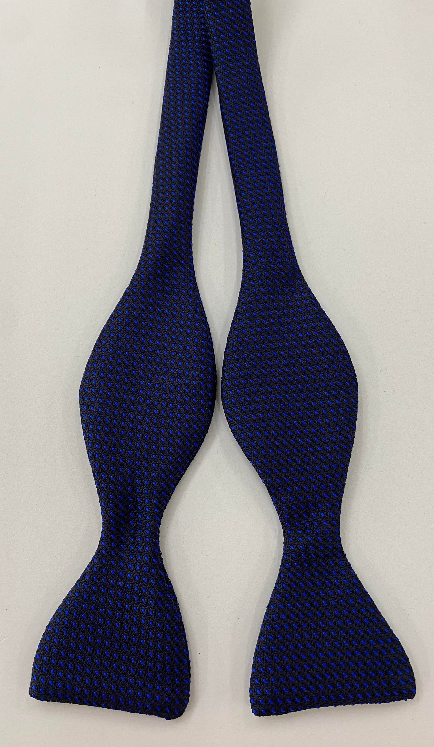 미드나잇 블루 그레나딘 핀 도트 실크 나비 넥타이 GGPDBT-4