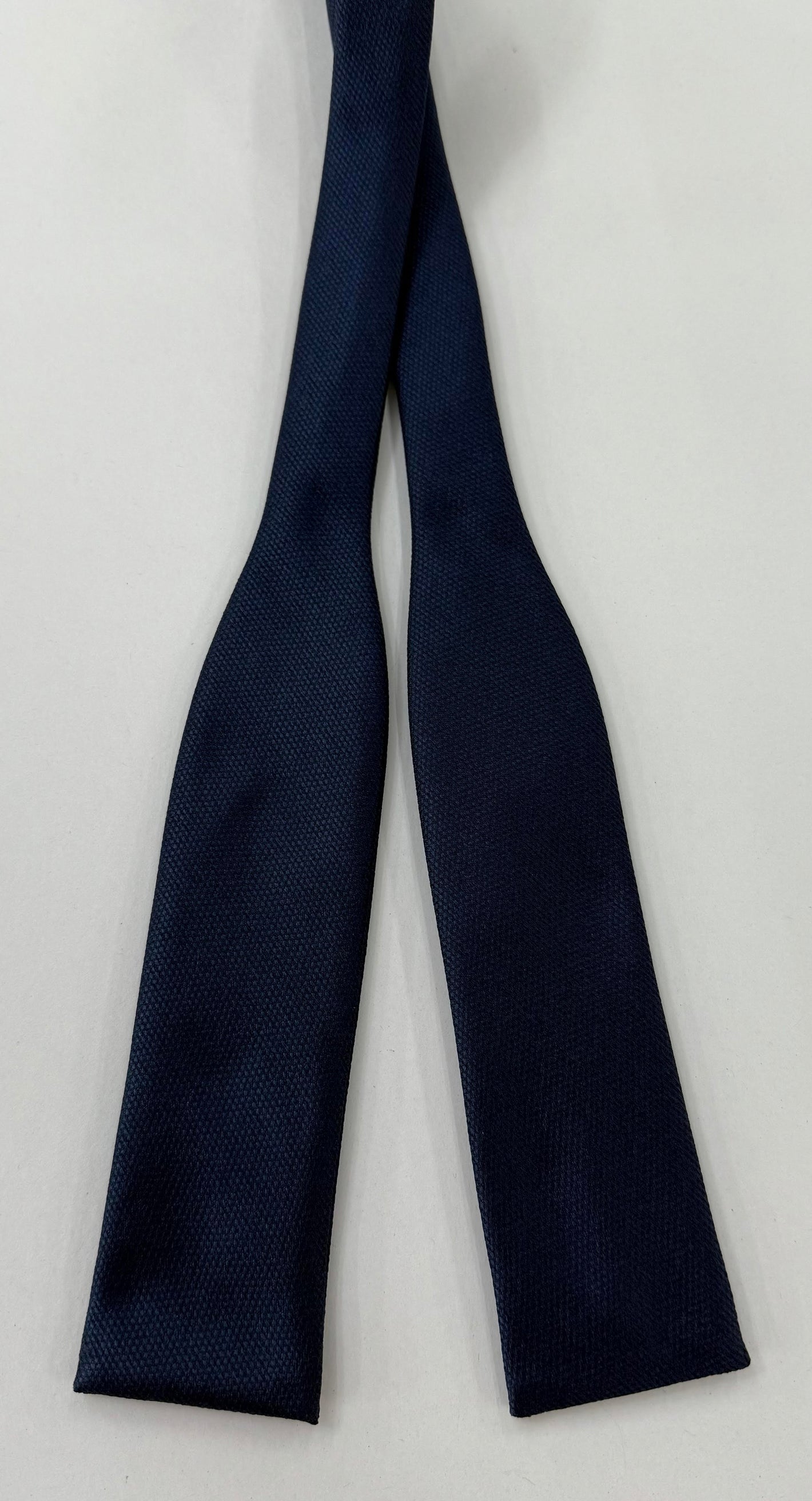 ミッドナイトブルーのマルベリーウッド織りシルク蝶ネクタイ #MWBT-4