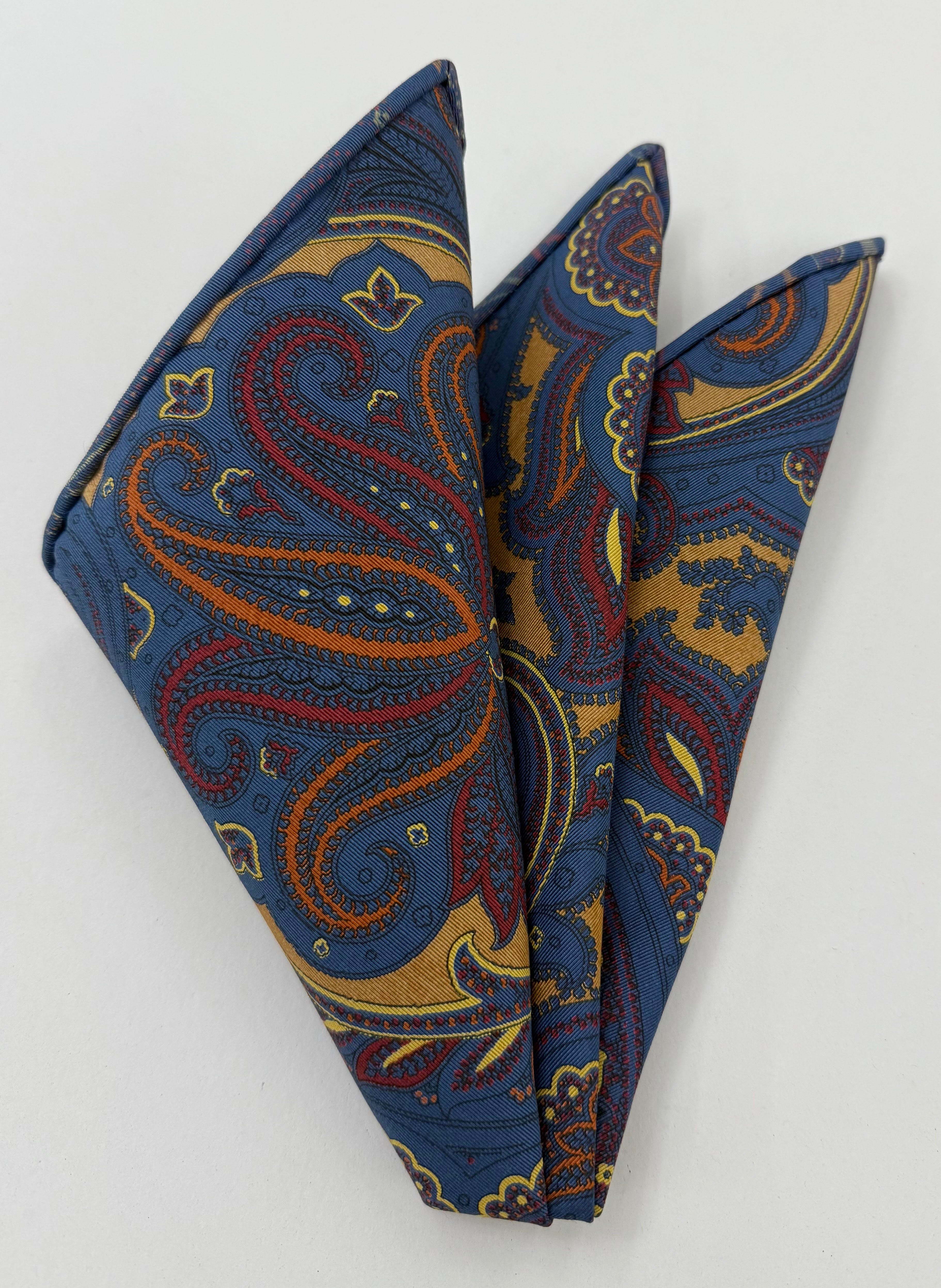 ネイビーブルーにイエロー、レッド、ブラックのアトキンソンズプリント アイリッシュポプリン ポケットスクエア APRP-11